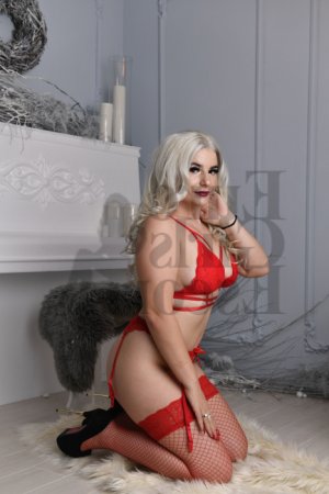 Anthonia latina escort girl in Carteret New Jersey